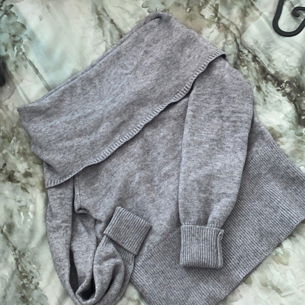 Off the shoulder sweater - Size S (NWT)
